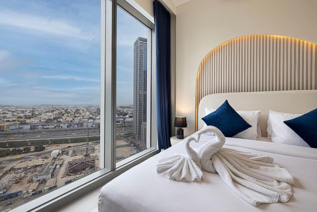 Lux Apartment In Downtown I Walk To Dubai Mall ภายนอก รูปภาพ