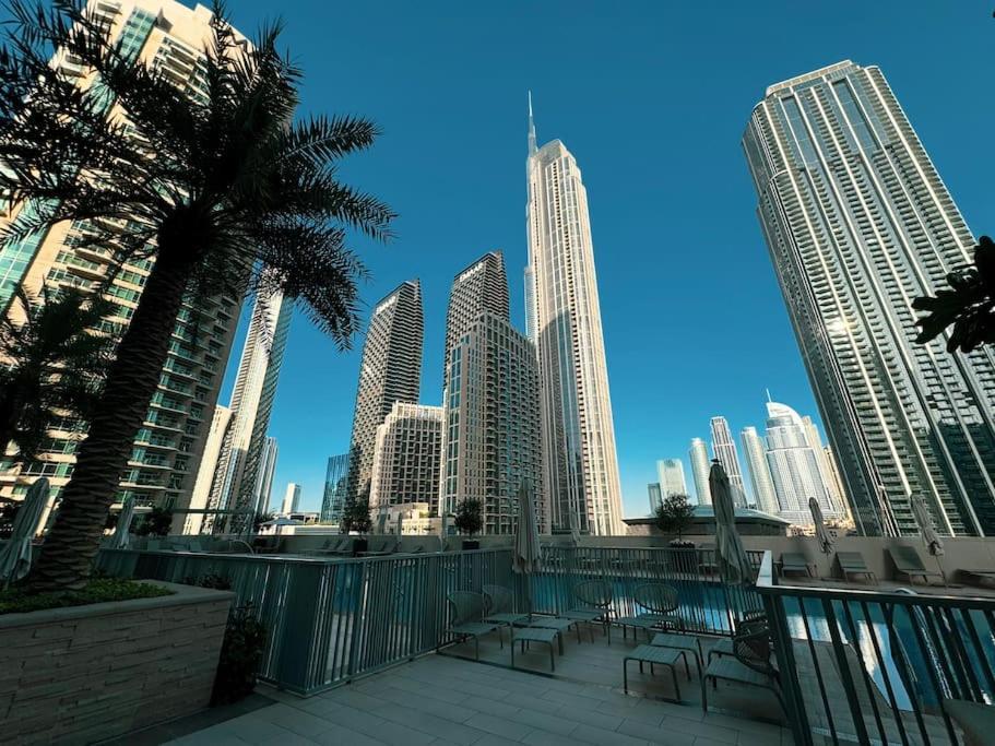 Lux Apartment In Downtown I Walk To Dubai Mall ภายนอก รูปภาพ